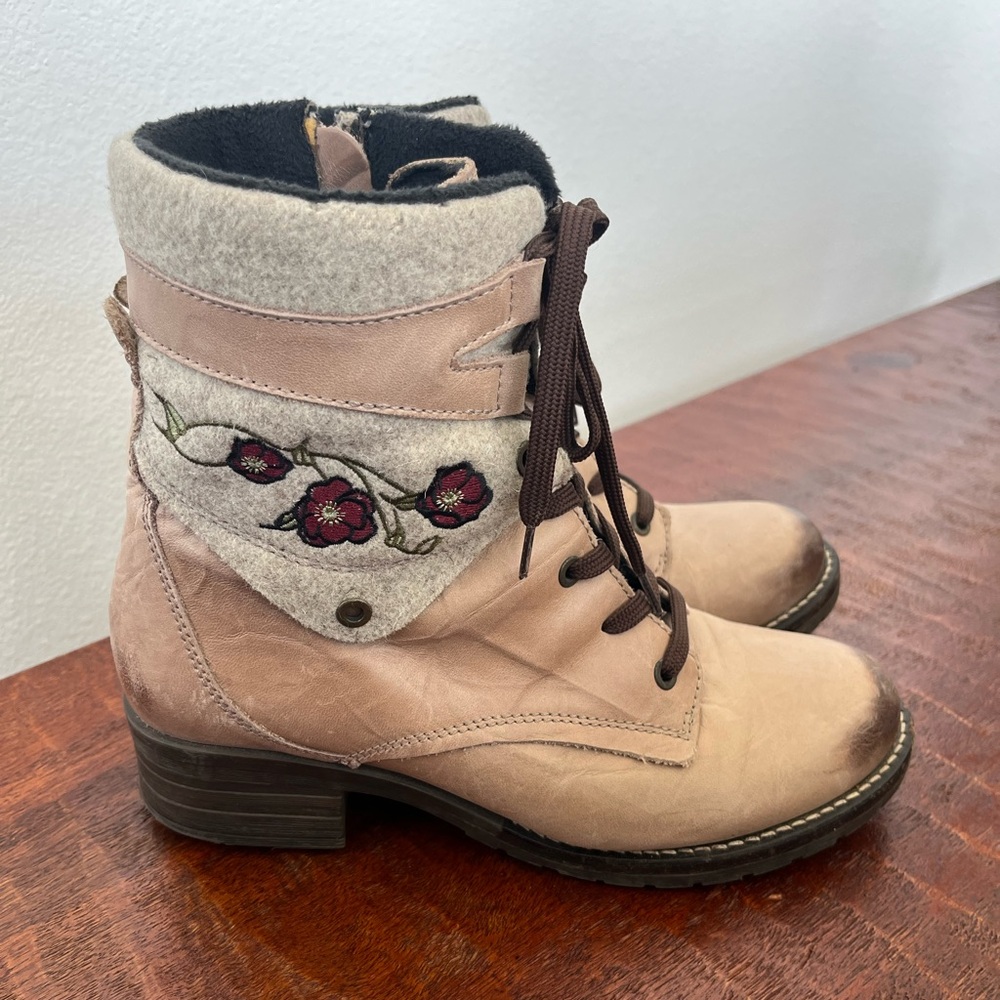Women’s Dusty Pink Lace-Up Ankle Boots with Embroidered Cuff